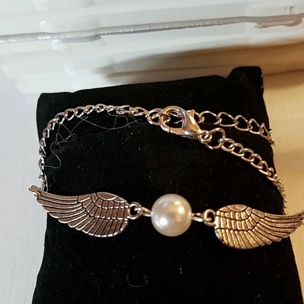 Wings w Pearl Faux Silver Tone Bracelet 8